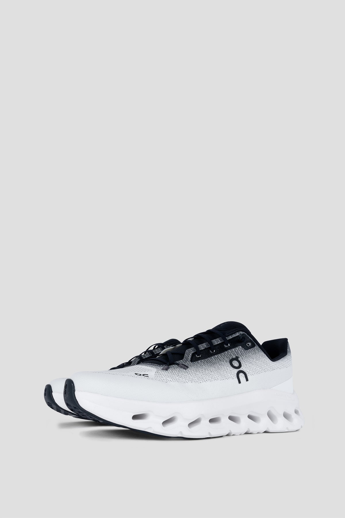 ON FOOTWEAR CLOUDTILT BLACK IVORY