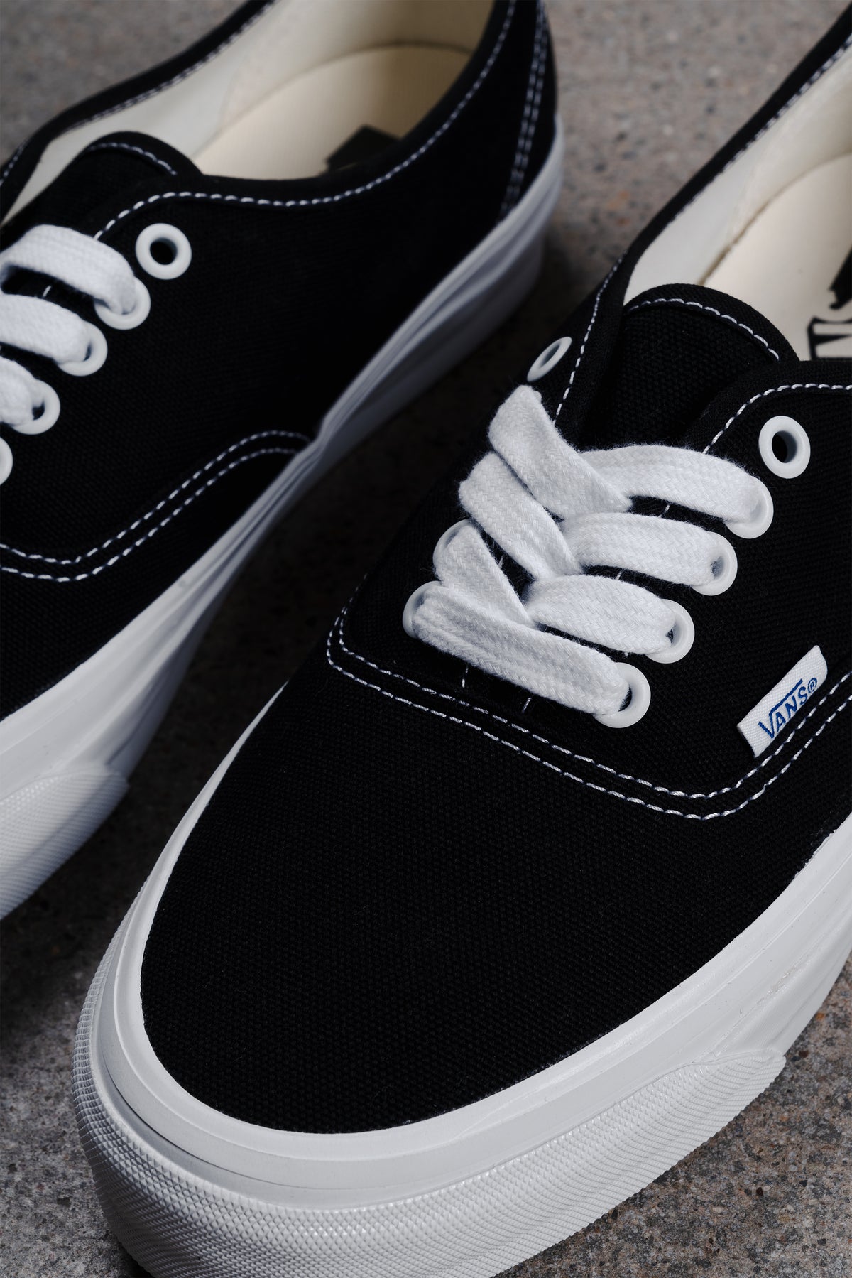VANS AUTHENTIC REISSUE 44 LX BLACK WHITE