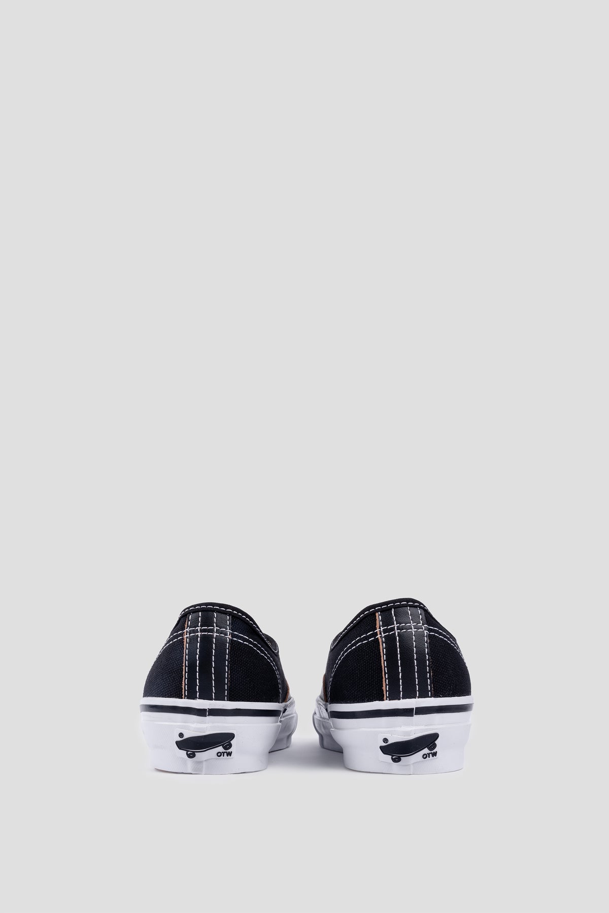 VANS OTW AUTHENTIC 44 LX SIPED VIBRAM BLACK