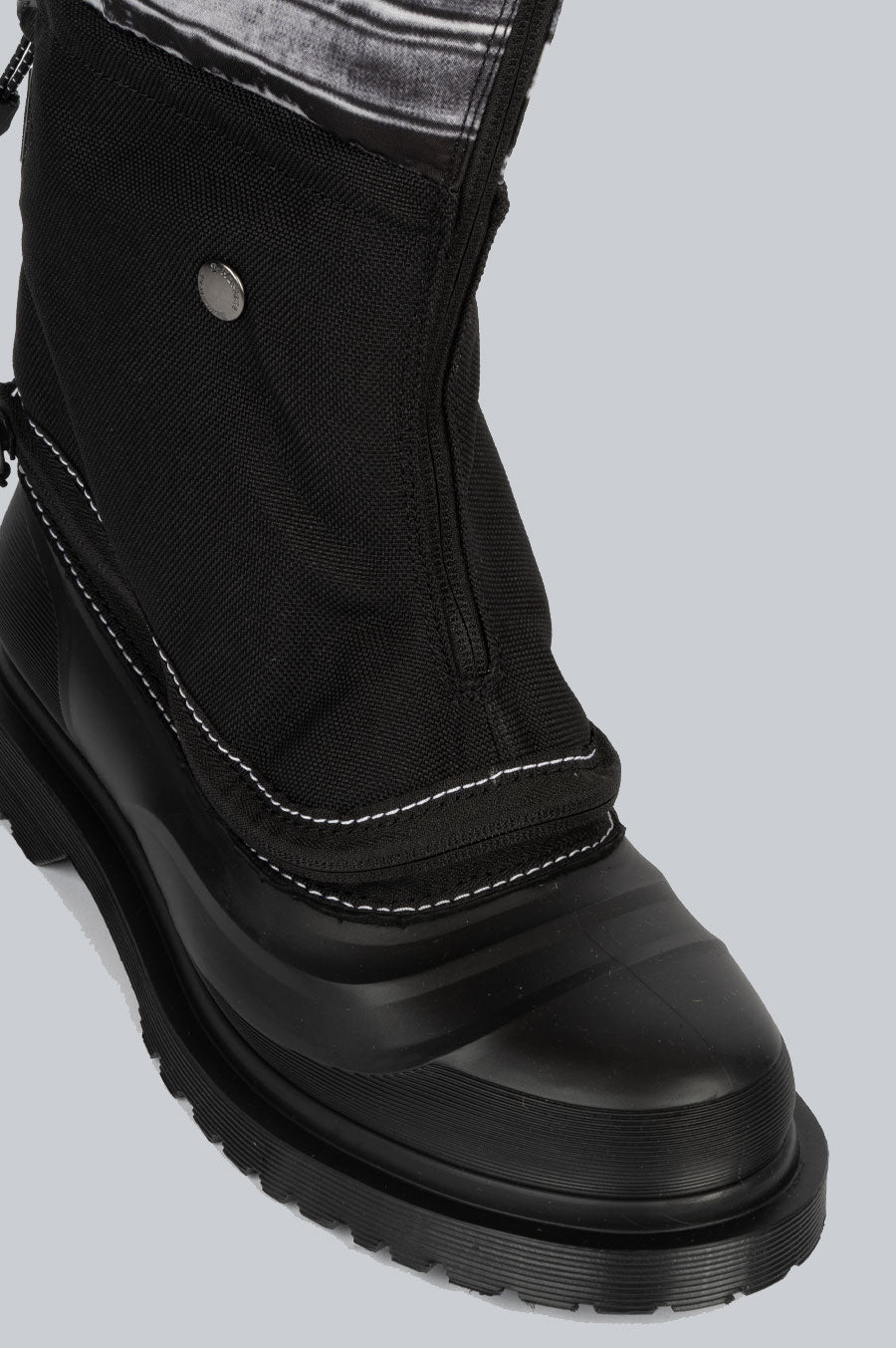 DR. MARTENS 1460 SUB BOOT BLACK WHITE