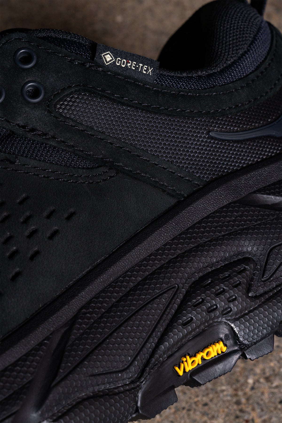 HOKA TOR ULTRA LO BLACK BLACK OG