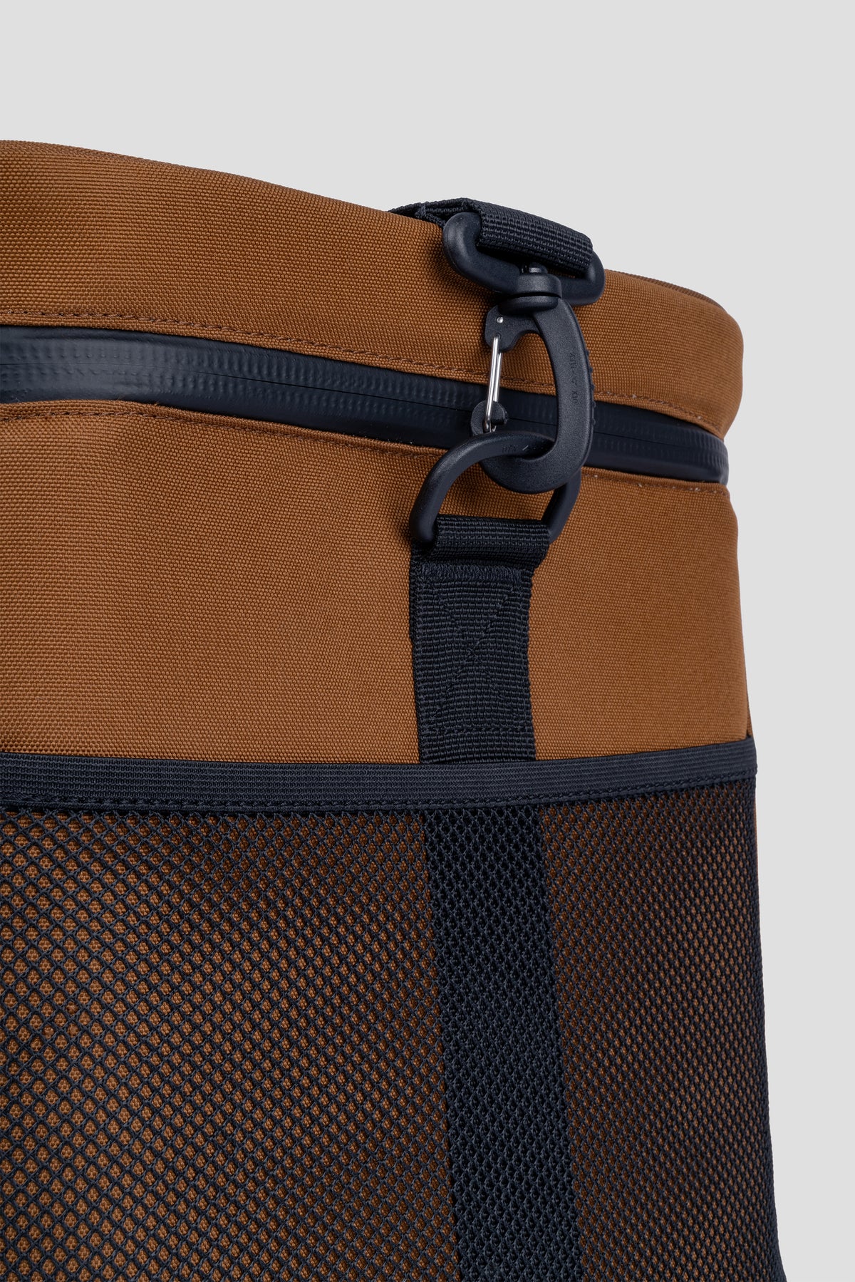 CARHARTT WIP COOLER BAG HAMILTON BROWN