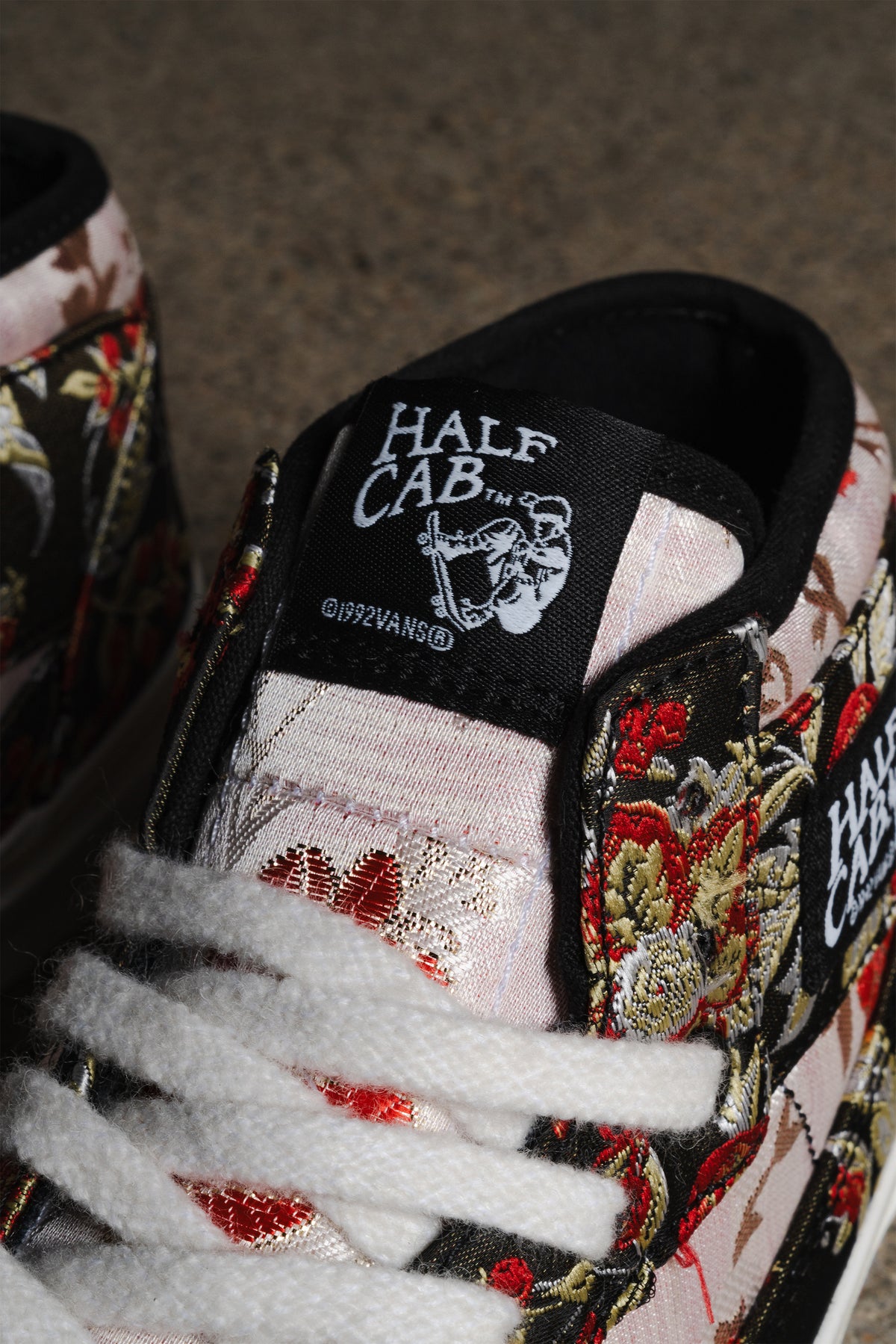 VANS OTW HALF CAB 33 DECON VIBRAM FLORAL BLACK