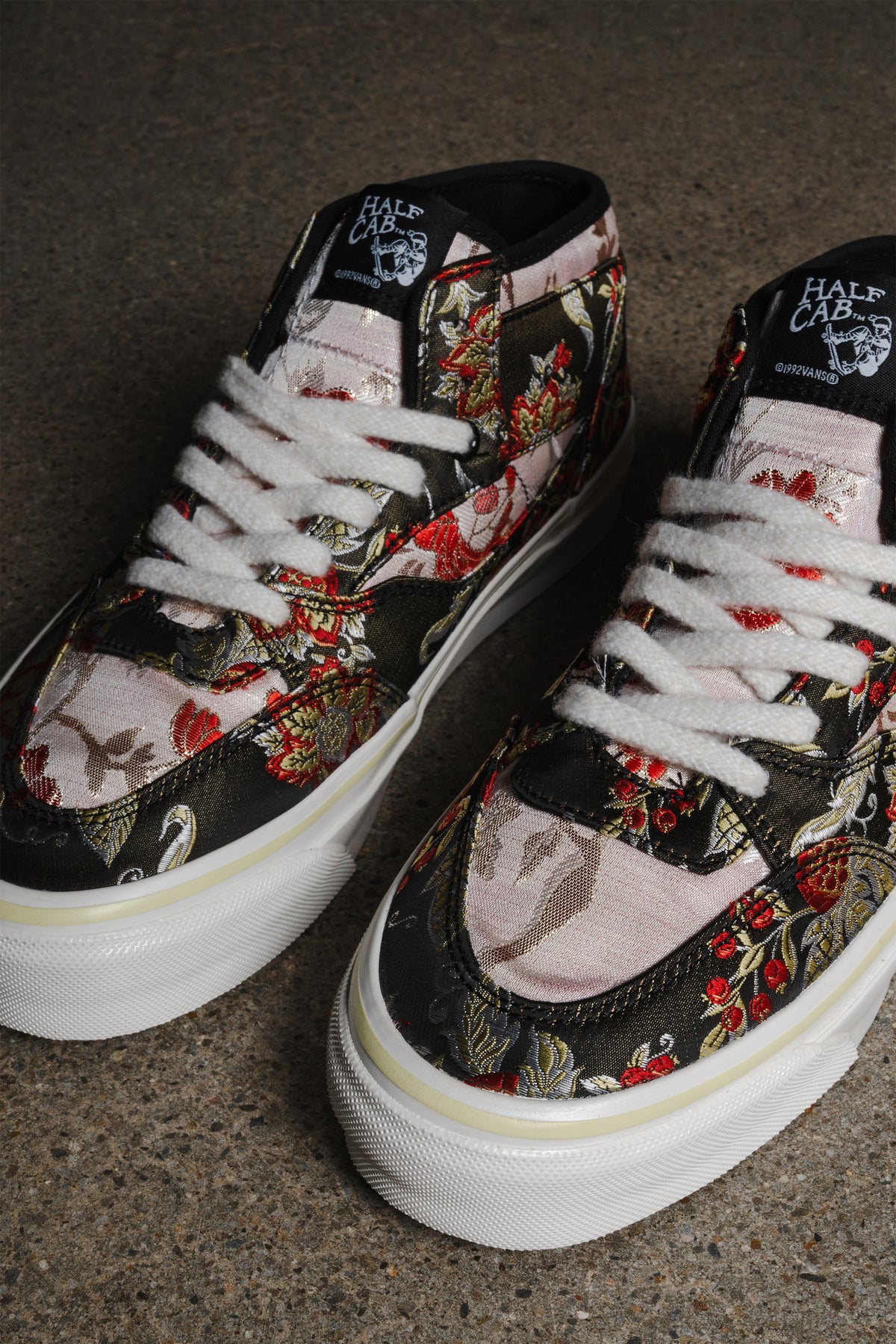 VANS OTW HALF CAB 33 DECON VIBRAM FLORAL BLACK
